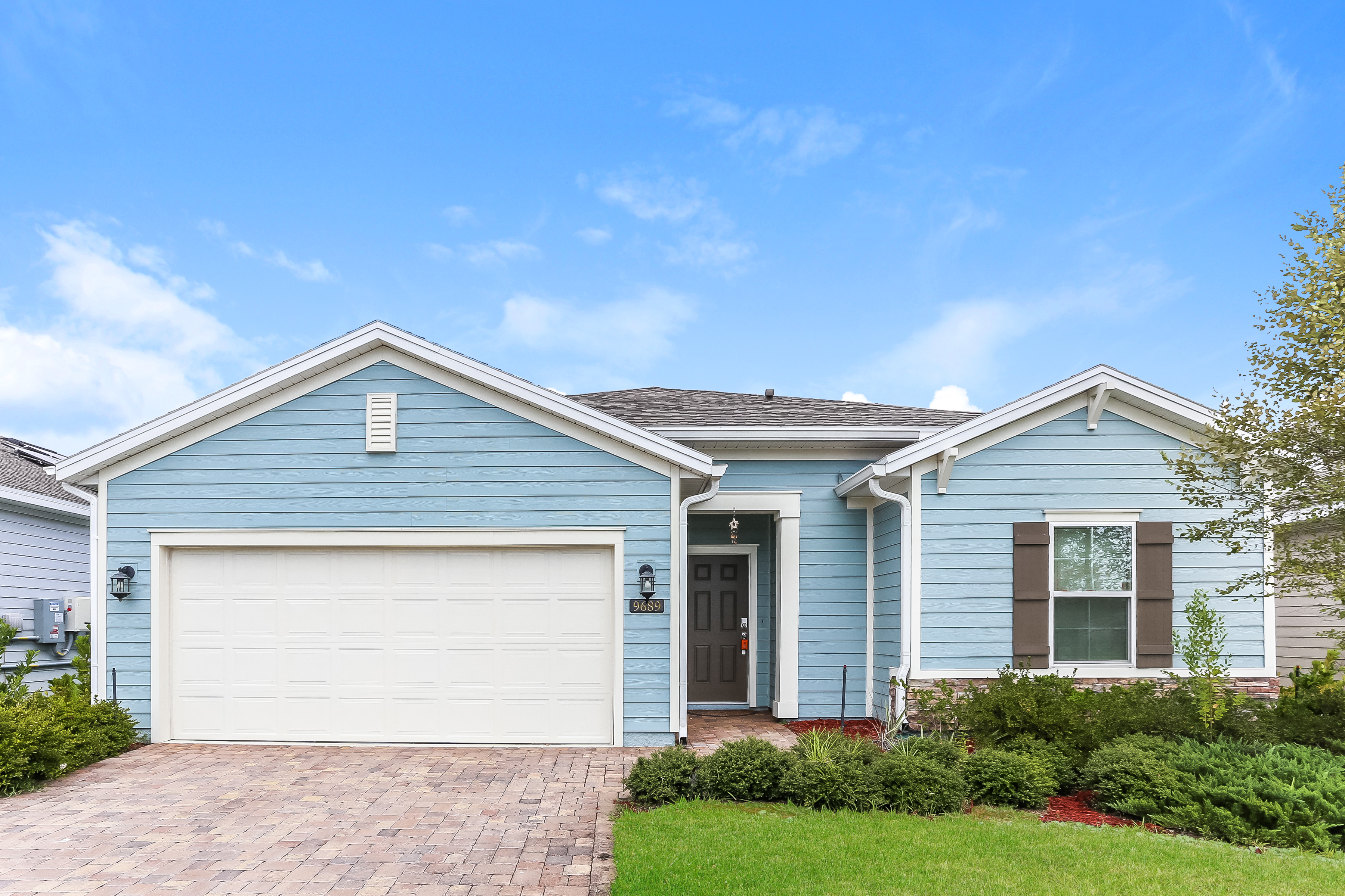 9689 LEMON GRASS Ln Jacksonville, FL 32219